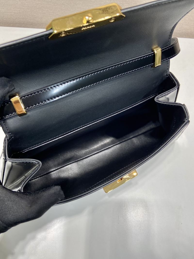 Pra*a hobo bags